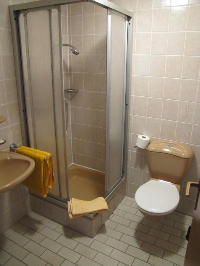 Hotel "Unter Den Kastanien" à Speicher Extérieur photo